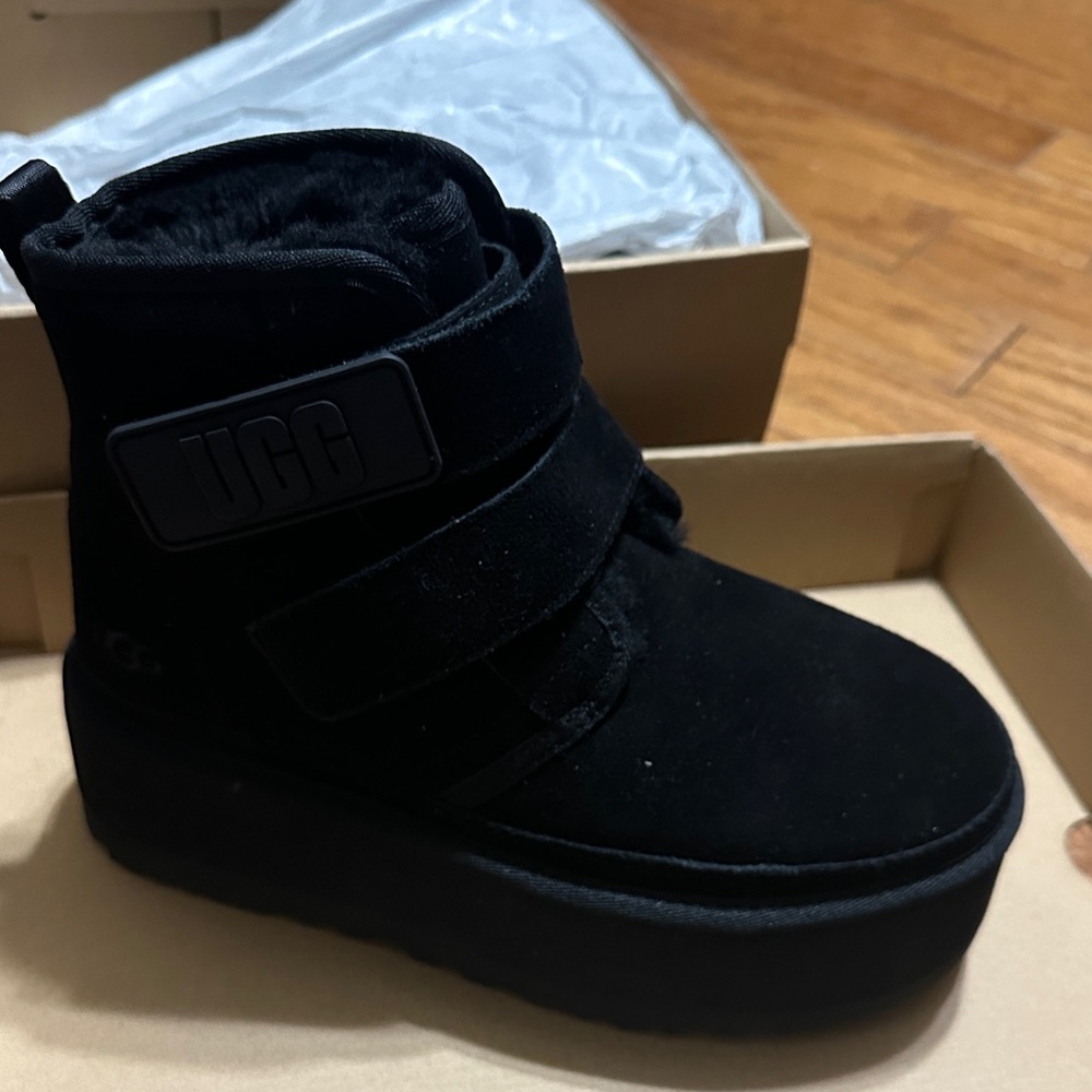UGG women’s  Black Boots